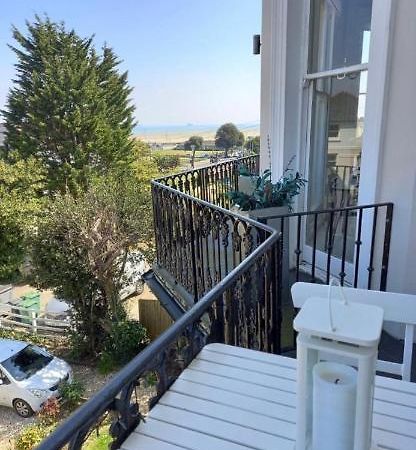 Wight On The Beach, Sleeps 4, Free Off Road Parking, Balcony With Sea Views Ryde  Εξωτερικό φωτογραφία