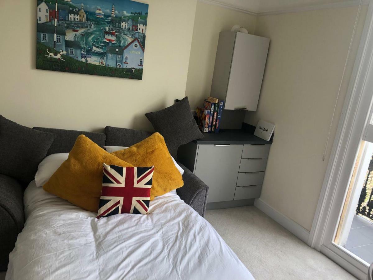 Wight On The Beach, Sleeps 4, Free Off Road Parking, Balcony With Sea Views Ryde  Εξωτερικό φωτογραφία